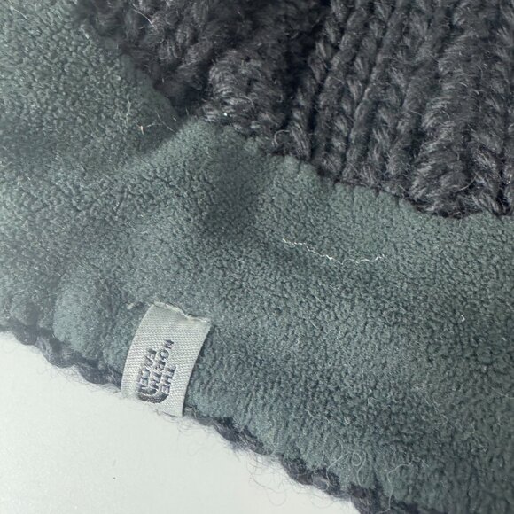 The North Face Cable Minna Beanie in Black - Picture 8 of 10